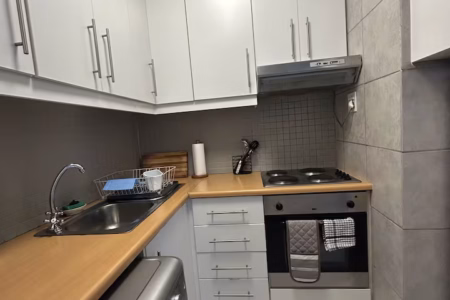 ff4cfe9c f9d8 48ee b5bd a23650a383b9